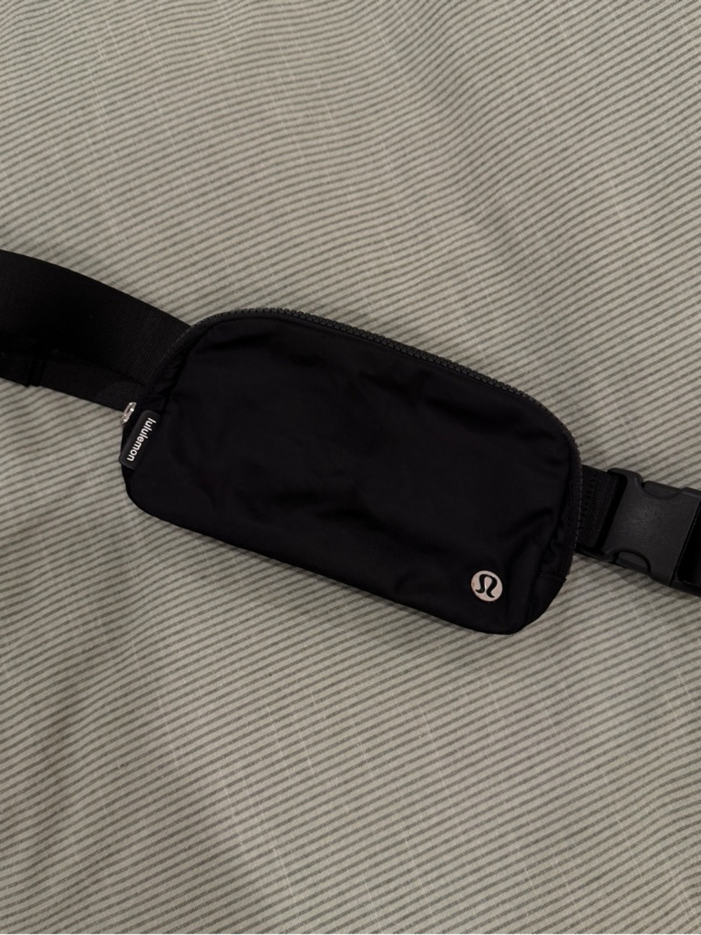 lululemon Everywhere Black Belt Bag